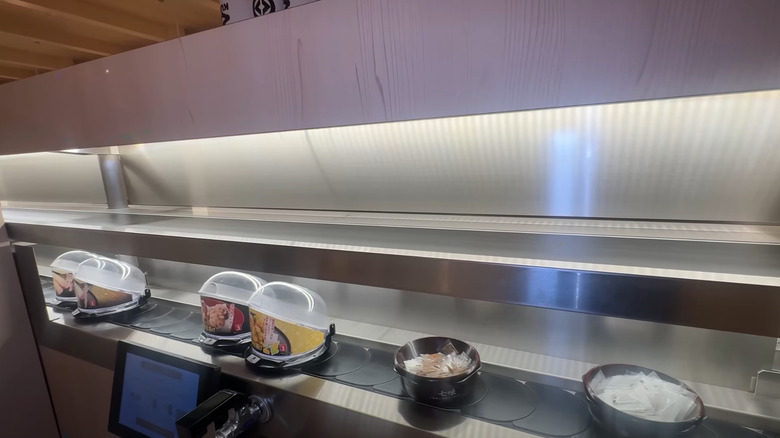 Kuri Sushi's 125-meter-long conveyor belt