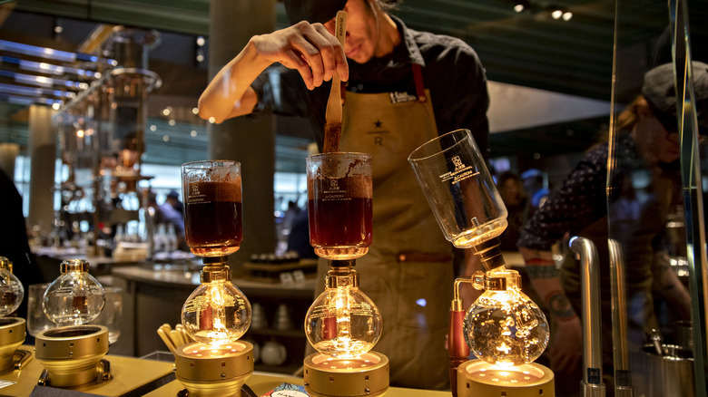 starbucks reserve barista brewing siphon