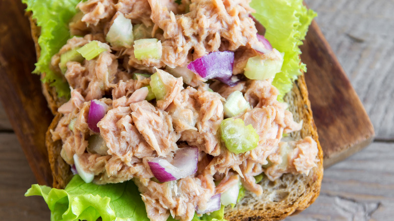 tuna salad sandwich with lettuce