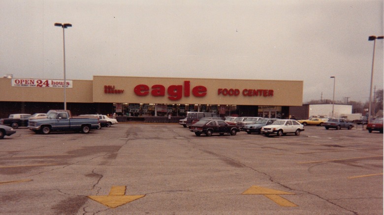 Eagle Food Center and parking