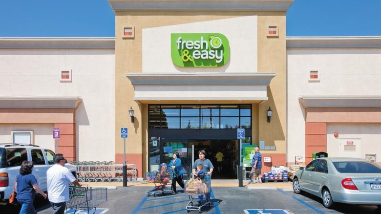 Fresh & Easy supermarket front