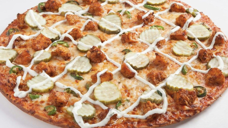 Hot chicken pizza with pickles