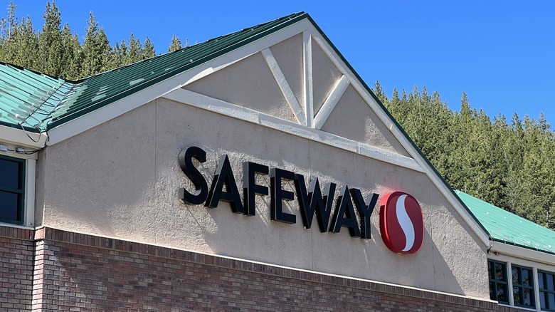 Front of Safeway