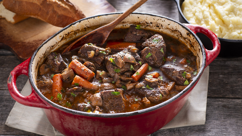 beef bourgignon stew red casserole