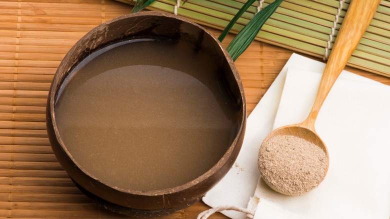 kava drink and powder