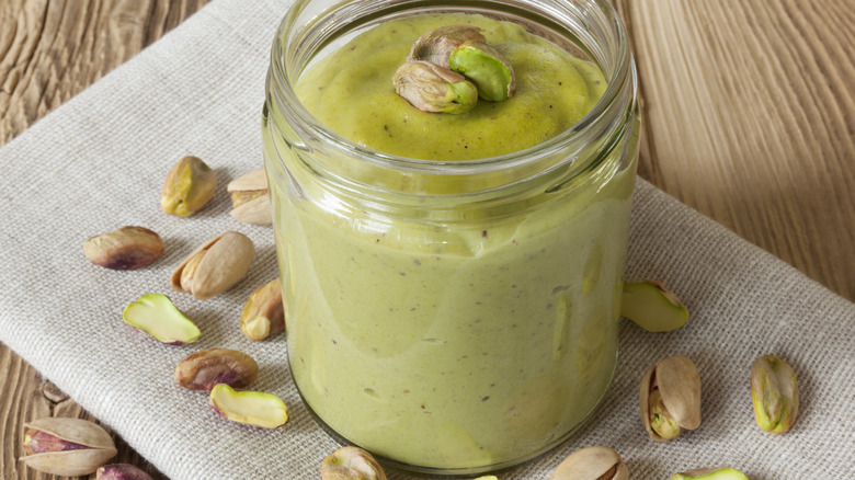 pistachio cream with pistachios