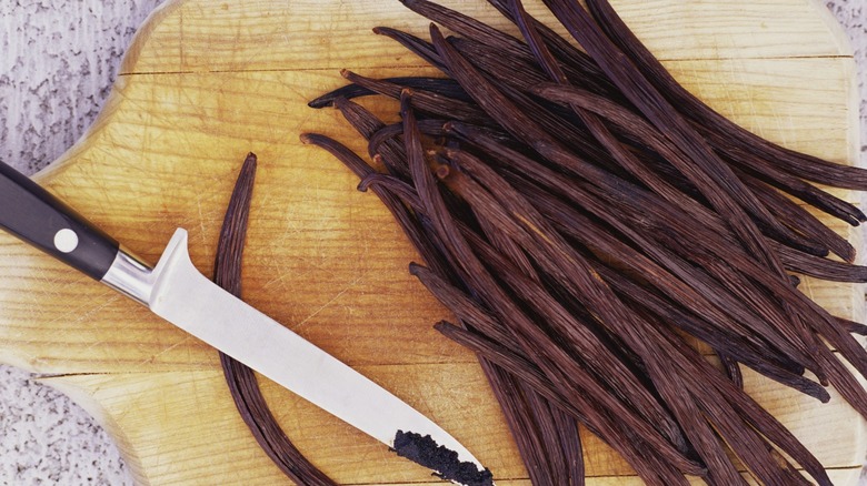 vanilla pods on cutting board