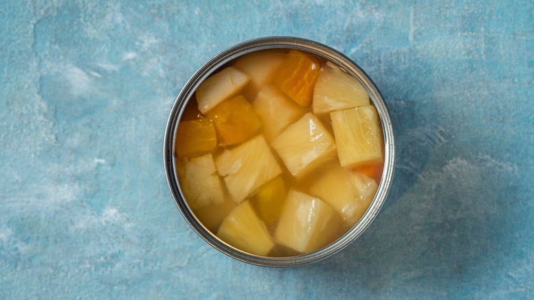 pineapple chunks in can