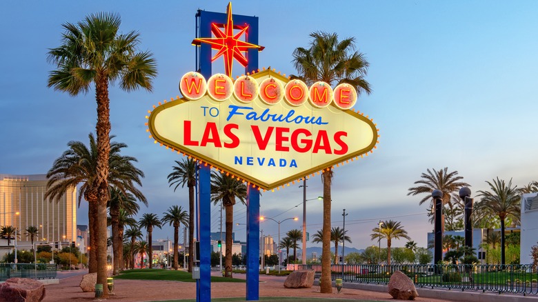 Las Vegas welcome sign