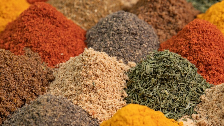 Mixed tray of spices