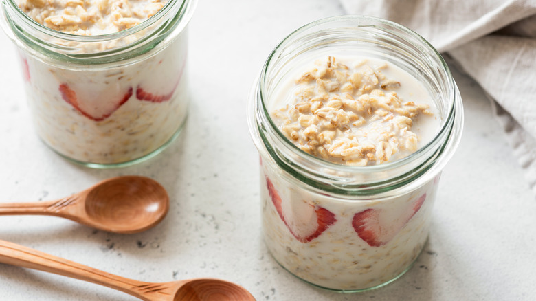 Overnight oats in jar