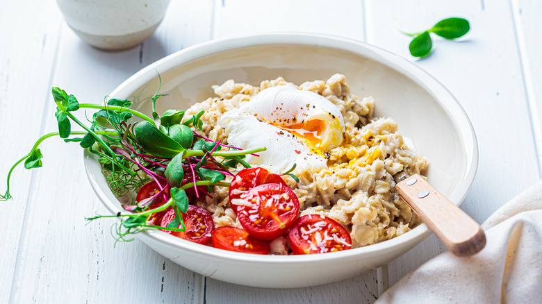 Savory oatmeal with egg