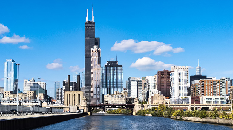 Chicago skyscape overlooking the river