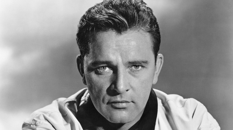 Richard Burton posing