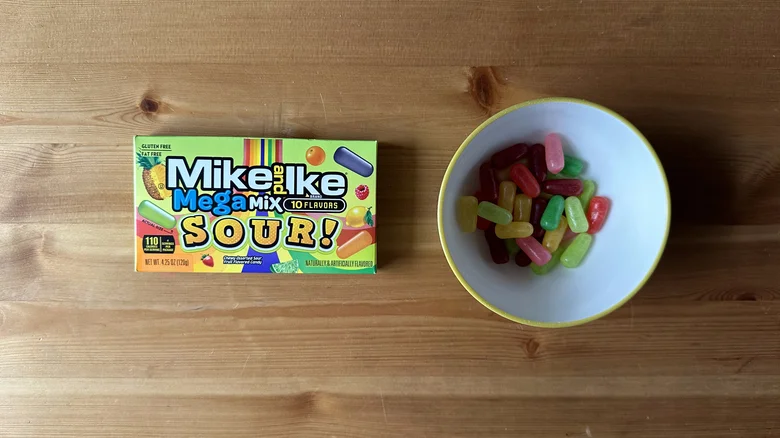 mike-and-ike-mega-mix-sour-1743082234.webp