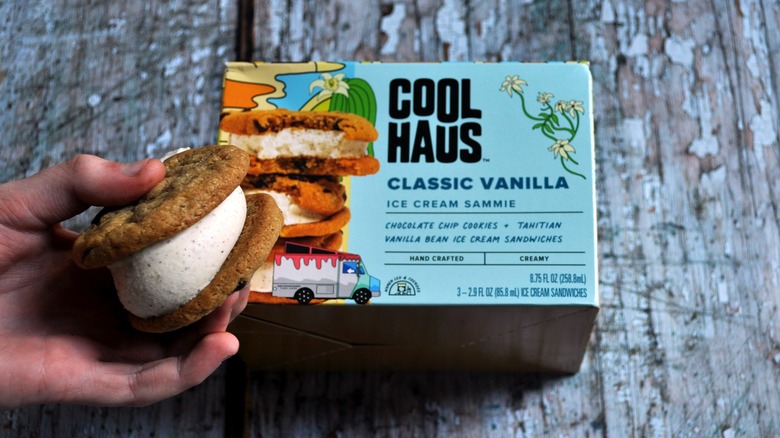 Coolhaus Classic Vanilla Sammie