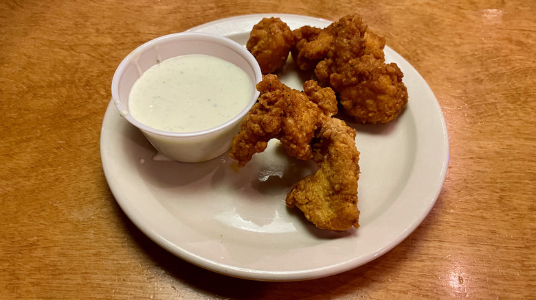 Boneless Buffalo wings with ranch