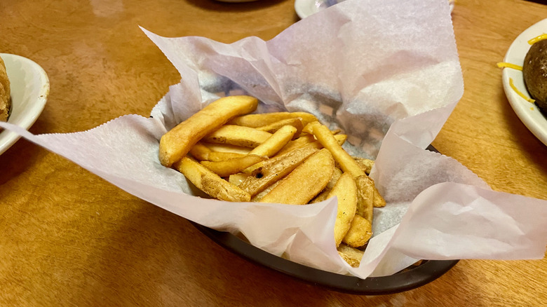 Steak fries in basket