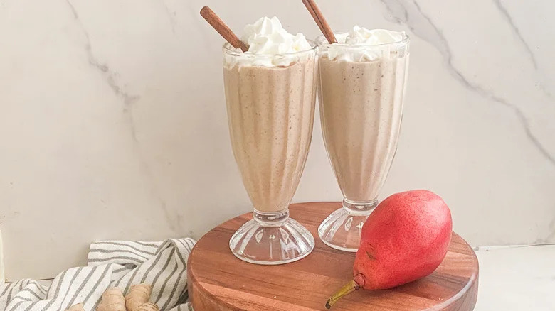 Ginger cinnamon pear smoothie