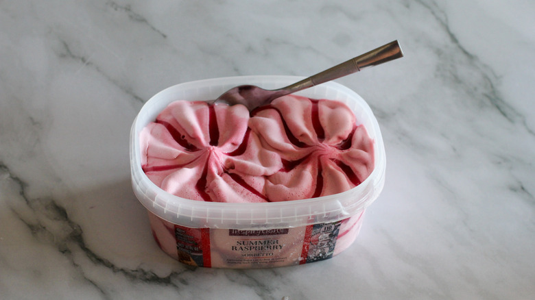 Raspberry sorbetto in container