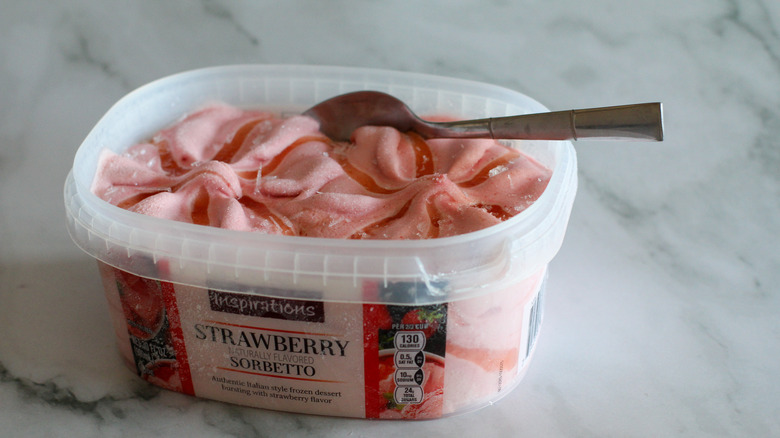 Strawberry sorbetto in container