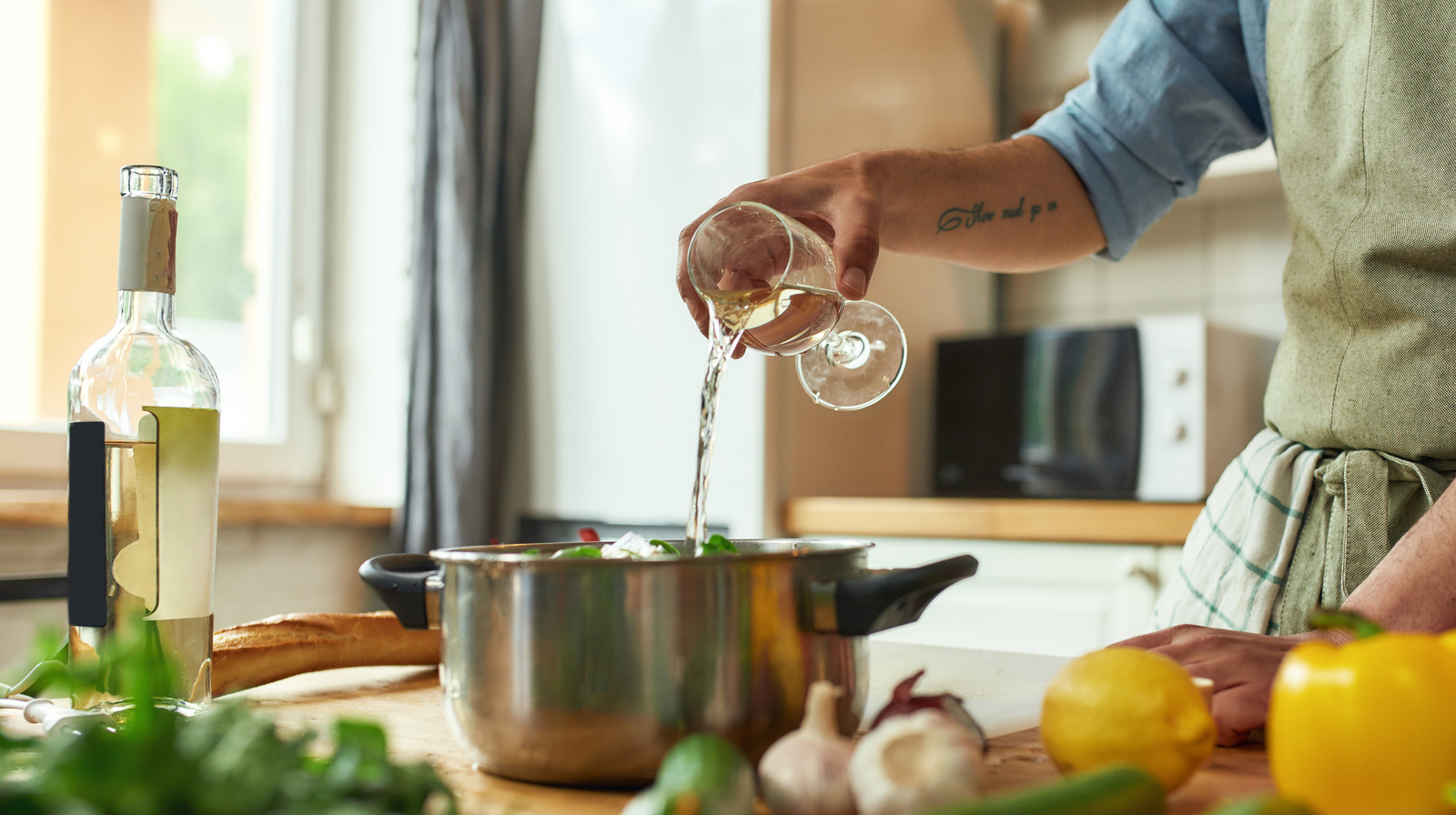 12 Substitutes For White Wine When Cooking