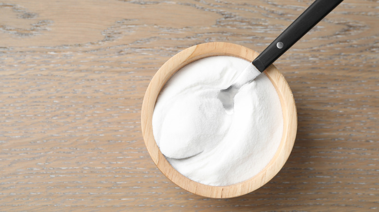 baking soda in bowl