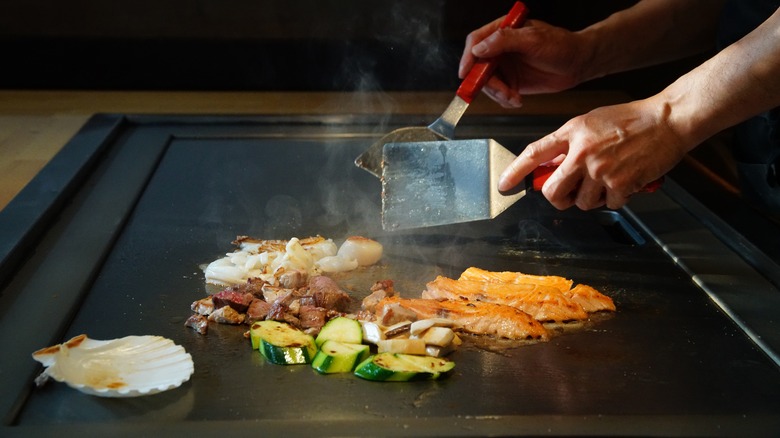 Hibachi flat-top grill