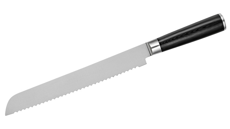 closeup of serrated bread knife