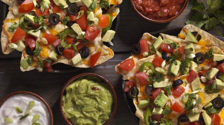 Nachos with wet dips