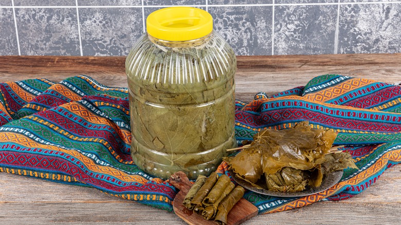 jar grape leaves dolmas