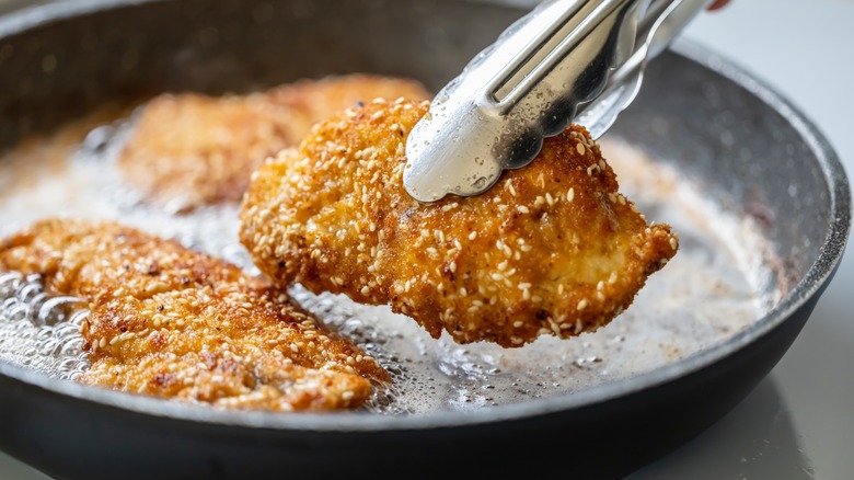 frying chicken in cast iron