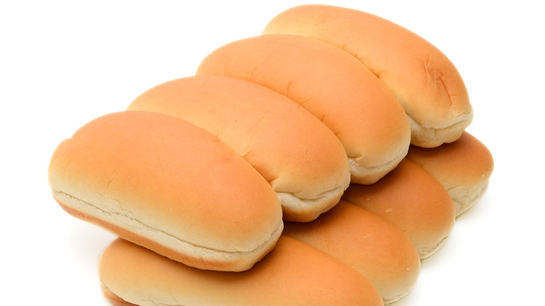 hot dog buns