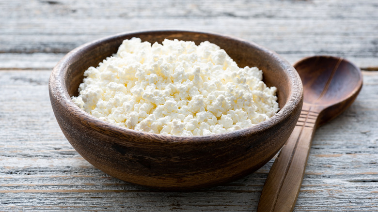 Cottage cheese in bowl