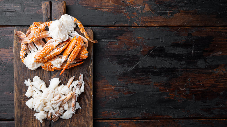 Cooked crab on wooden board