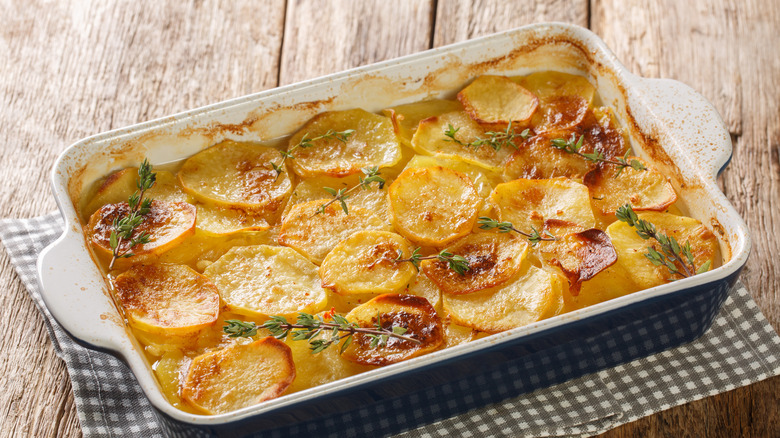 Casserole dish with au gratin