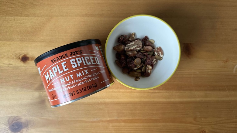 Maple spiced nut mix