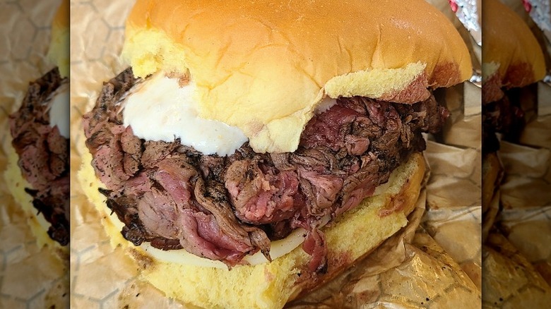 pit beef sandwich, white sauce