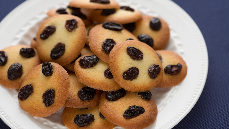 palets de dame french sandwich cookies with raisins