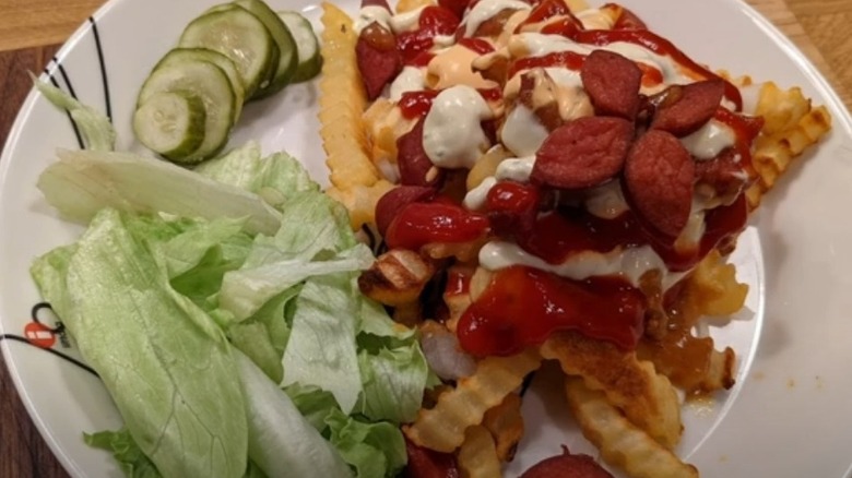 Plate of Finnish makkaraperunat
