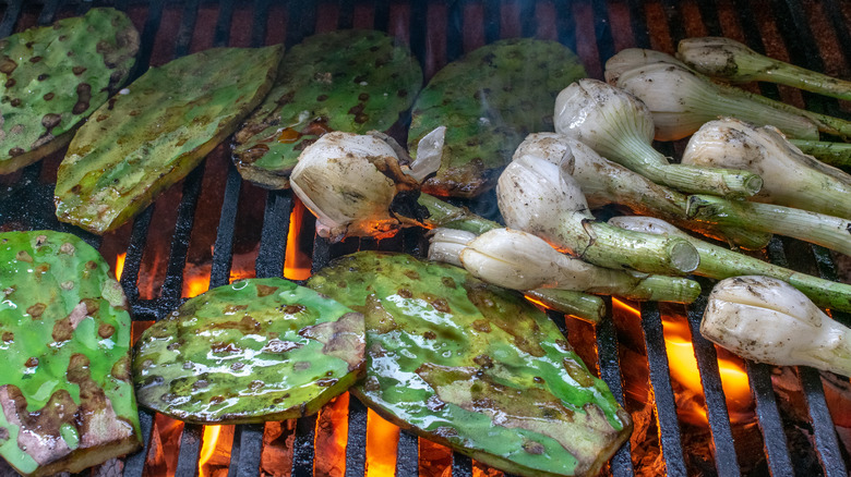 grilling nopales and green onion 