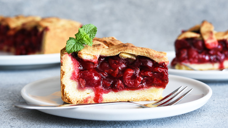 cherry pie slices