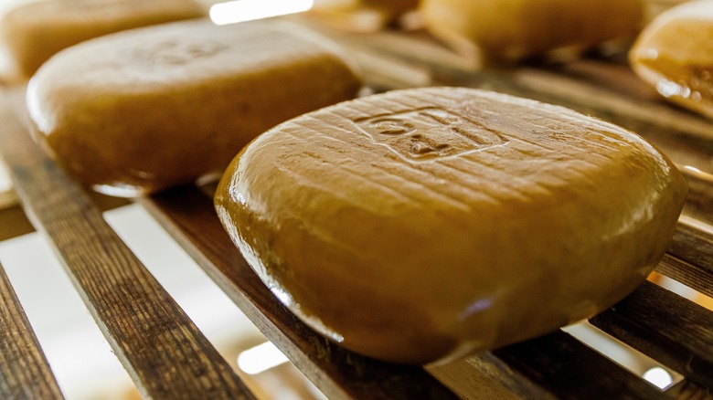 Mahon cheese during the curing process