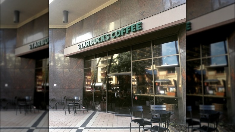 Waikiki Trade Center Starbucks