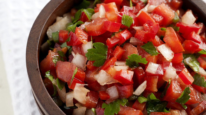 pico de gallo salad bowl