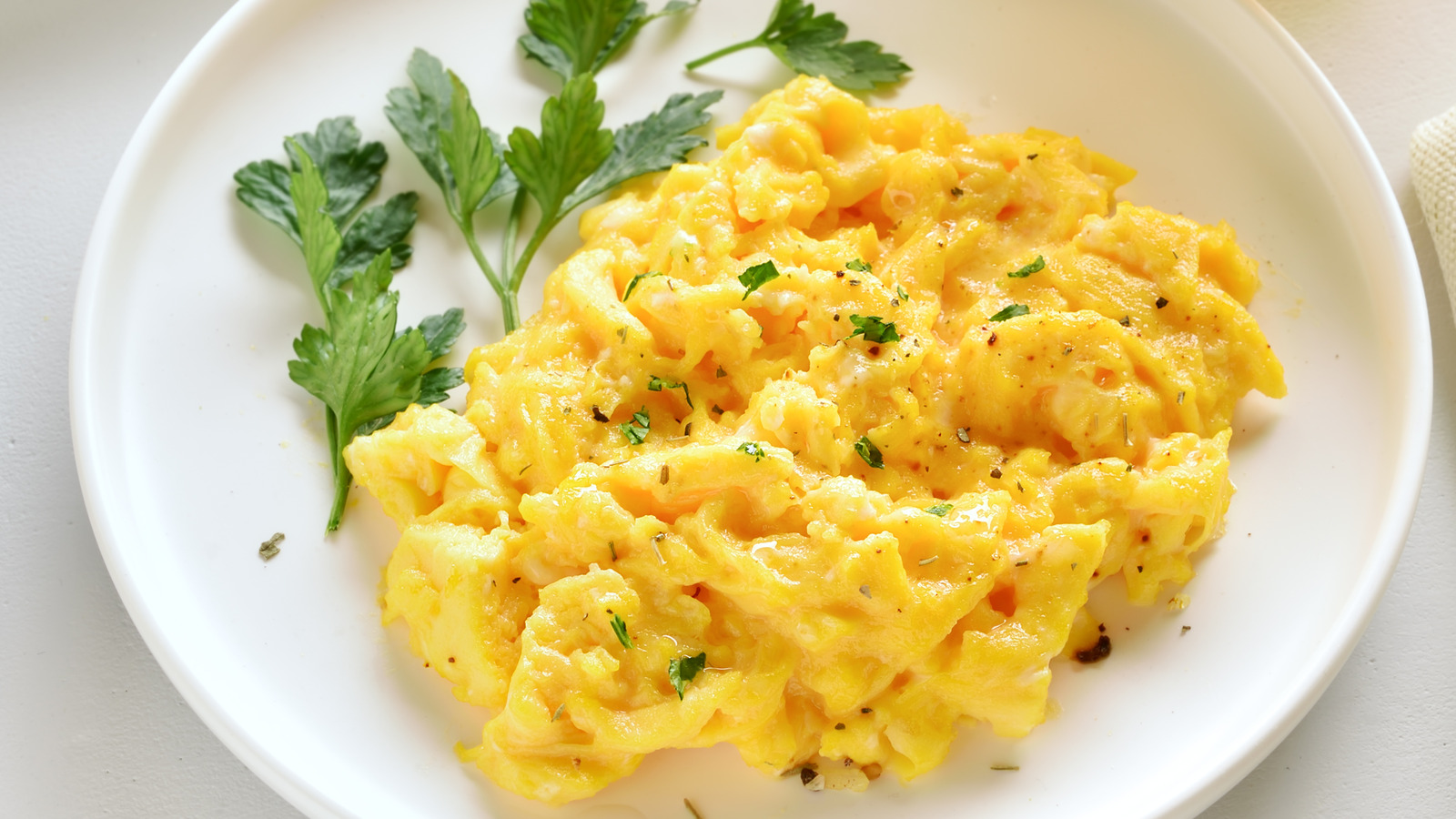 How to Make Scrambled Eggs Using Different Methods