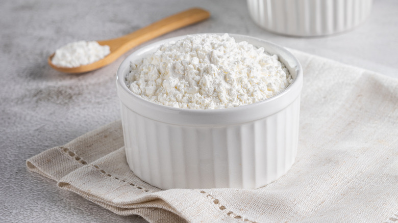 cornstarch in bowl on table