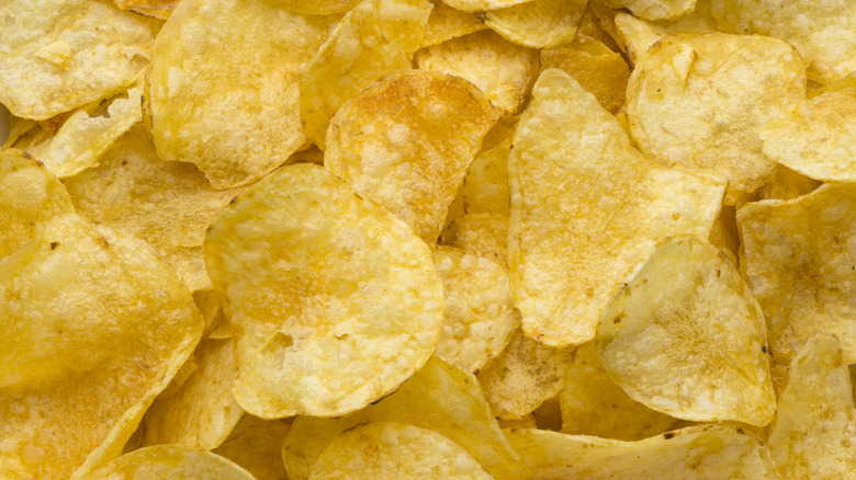 Crispy potato chips