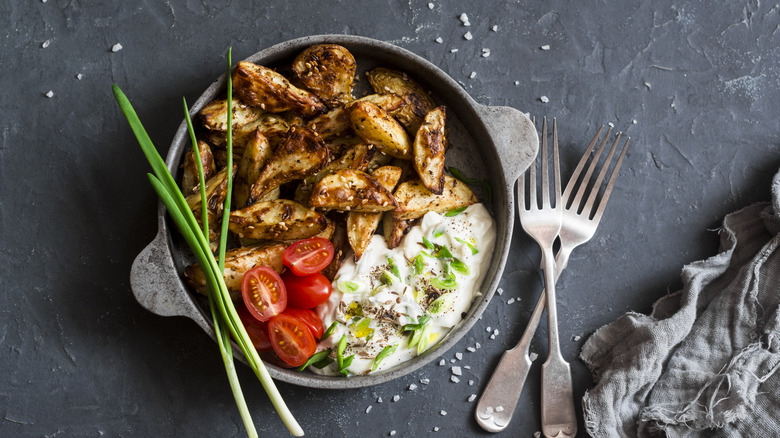 za'atar potato fries bowl tzatziki 