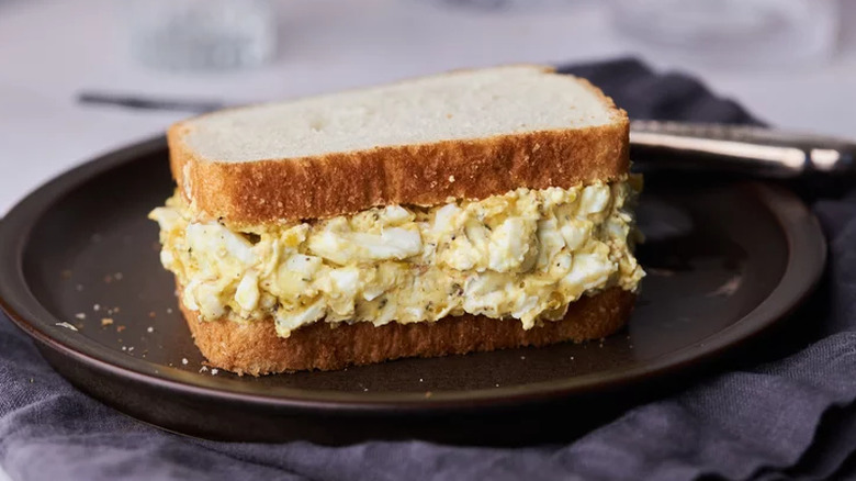 za'atar egg salad sandwich 